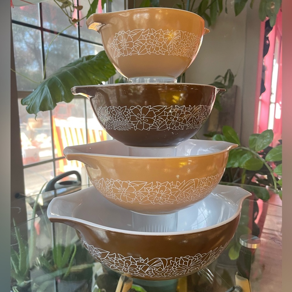 Pyrex Woodlands mixing bowl set